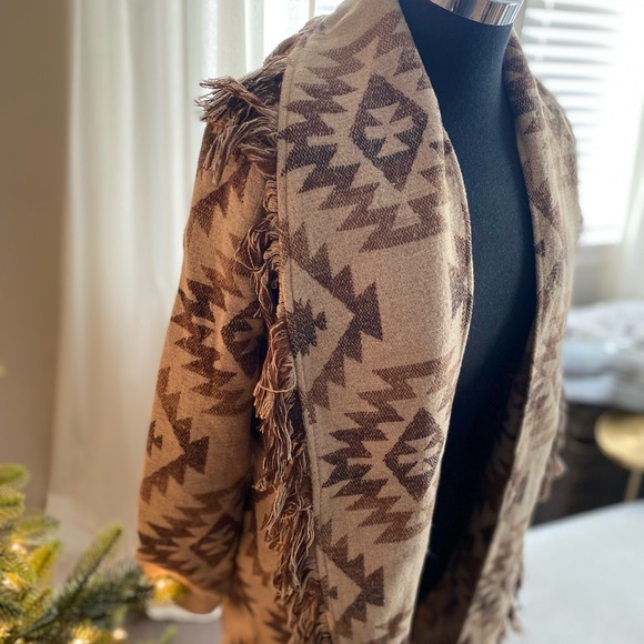 BB Dakota - Women’s Frill Patterned Long Cardigan - Picture 3 of 11